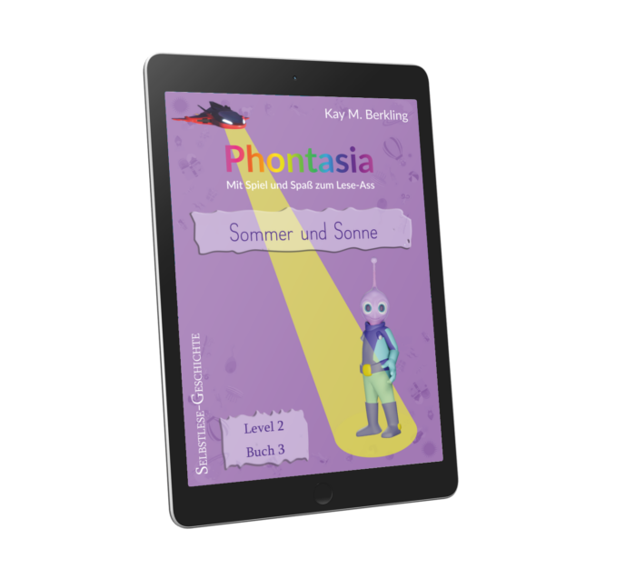 Ein Tablet mit dem Cover eines Buches mit dem Titel „Die Rettung der Motten (L2)“ von Kay M. Berkling, ideal für Kinder zum Lesen und Lernen. Das Cover zeigt eine Roboterfigur unter einem Scheinwerfer mit einem Raumschiff in der oberen linken Ecke. Das Buch ist als Level 2, Buch 3 einer Reihe gekennzeichnet und perfekt für diejenigen, die Lesen lernen.